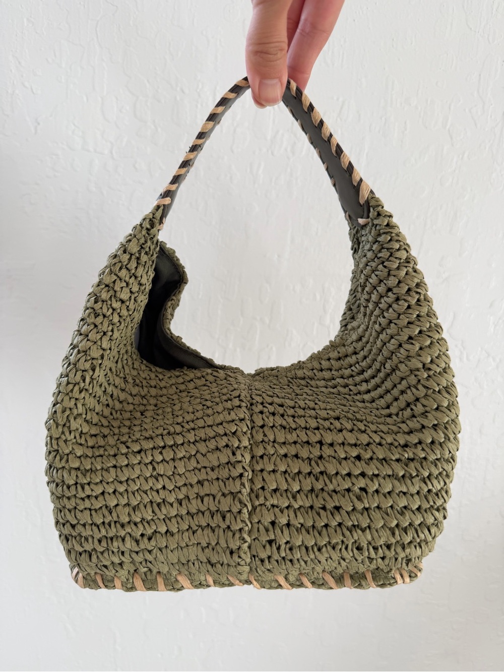 Zara Woven Bag in Green with adjustable strap